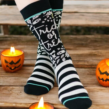 Women's Halloween Socks - Trick or Treat with Ghosts