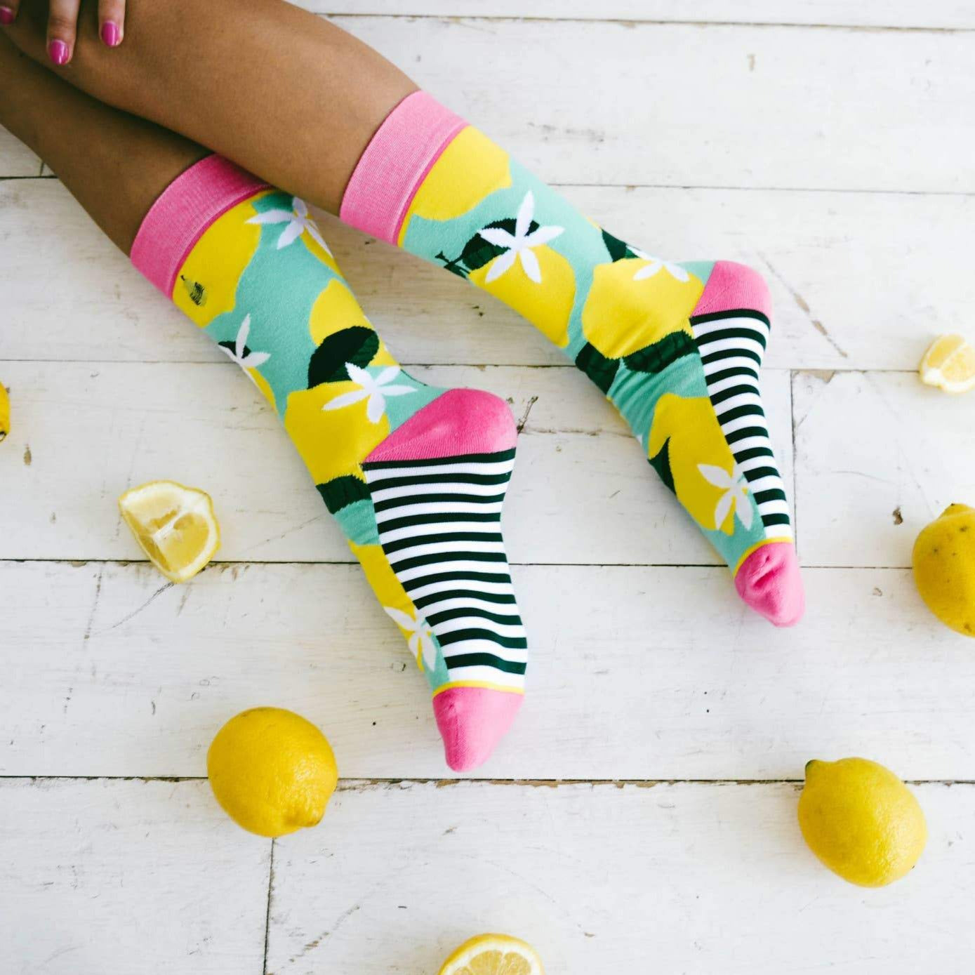 Womens Pink Lemonade Lemons and Stripes Crew Sock